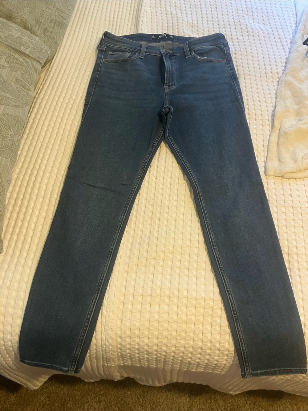 Hollister Straight Leg Jeans in Dark Blue Wash